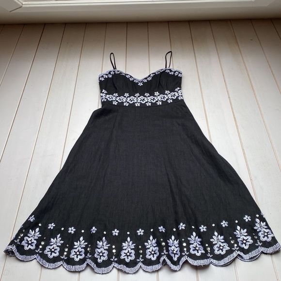 Muse Designer Linen Sundress - Picture 4 of 11